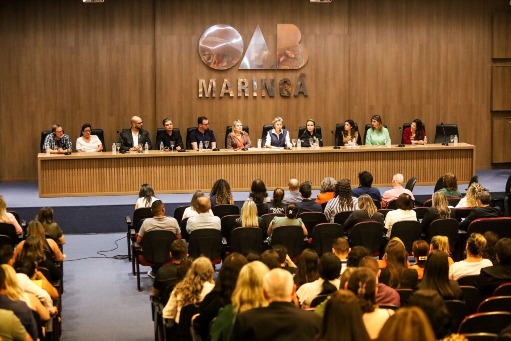 Maringá lidera essa iniciativa com o primeiro canal de disque-denúncia do Brasil, o canal 125. Serão 365 dias de combate à violência e a proteção de nossas crianças e adolescentes

(Credito: Rafael Macri/PMM)